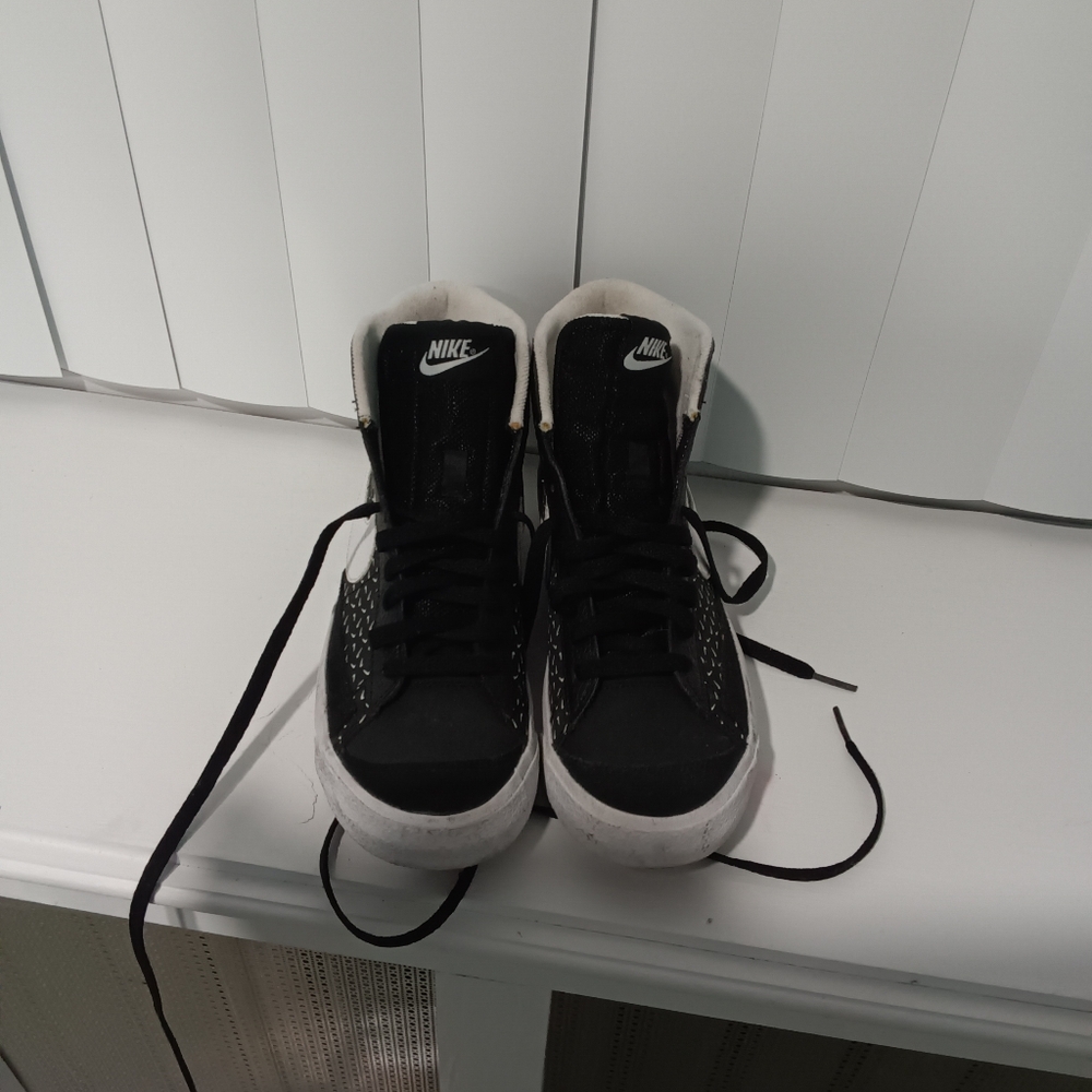 Nike Air blazer Mid 77 Black white polka swoosh sneaker